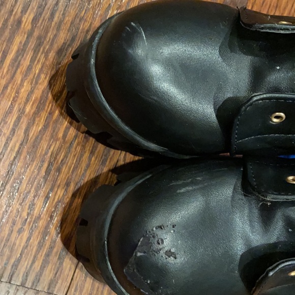 Black leather with lace trim Combat Boot wit Excellent Tread!! - Picture 3 of 3